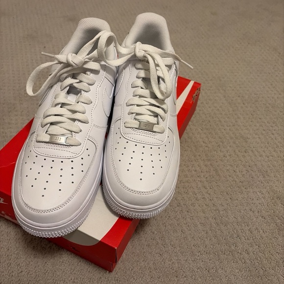 Nike Air Force 1 Low Top White Shoes - Picture 2 of 3